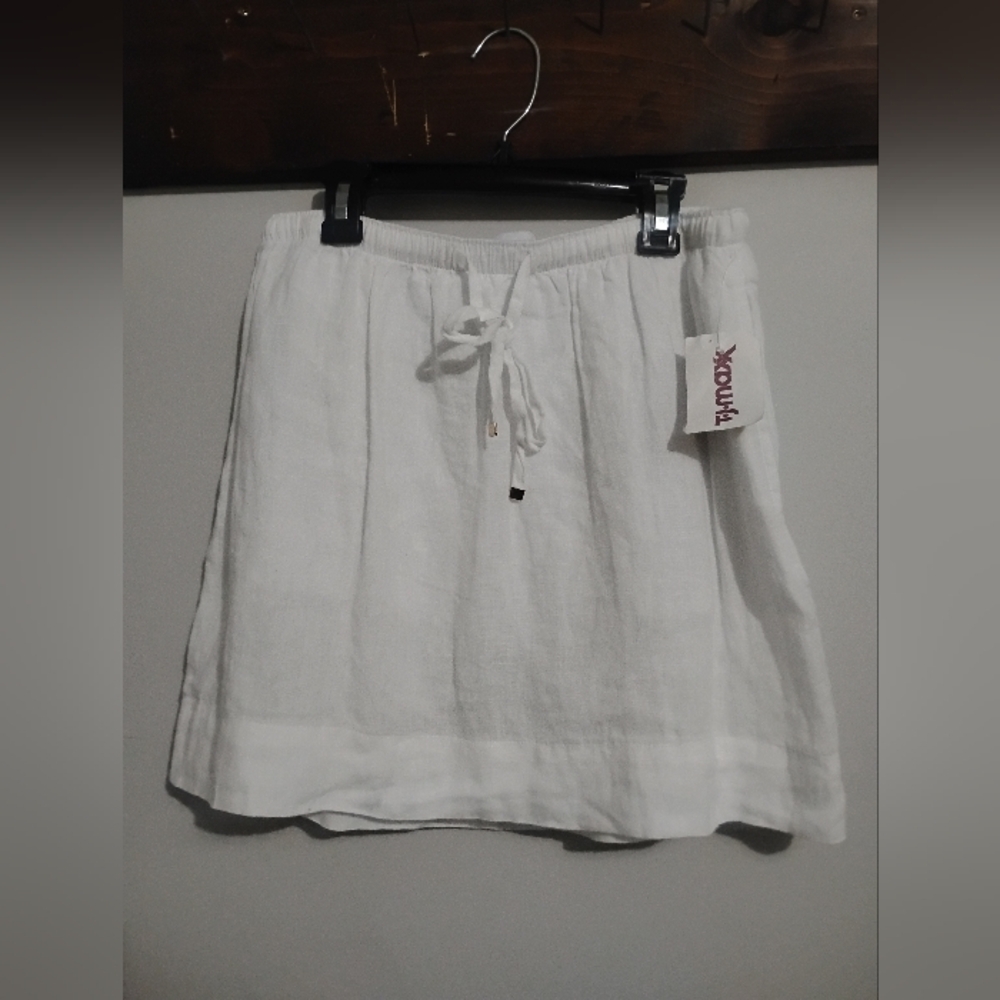 100% Linen Mini Skirt w/ Built In Shorts - SMALL- Never Worn
